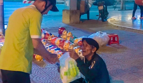 Ấm lòng bữa ăn mỗi tối của Ẩm Thực Trần