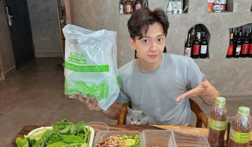 Anh trai thì “Say Hi”  Còn anh Ngô Kiến Huy thì… “Say NGON”