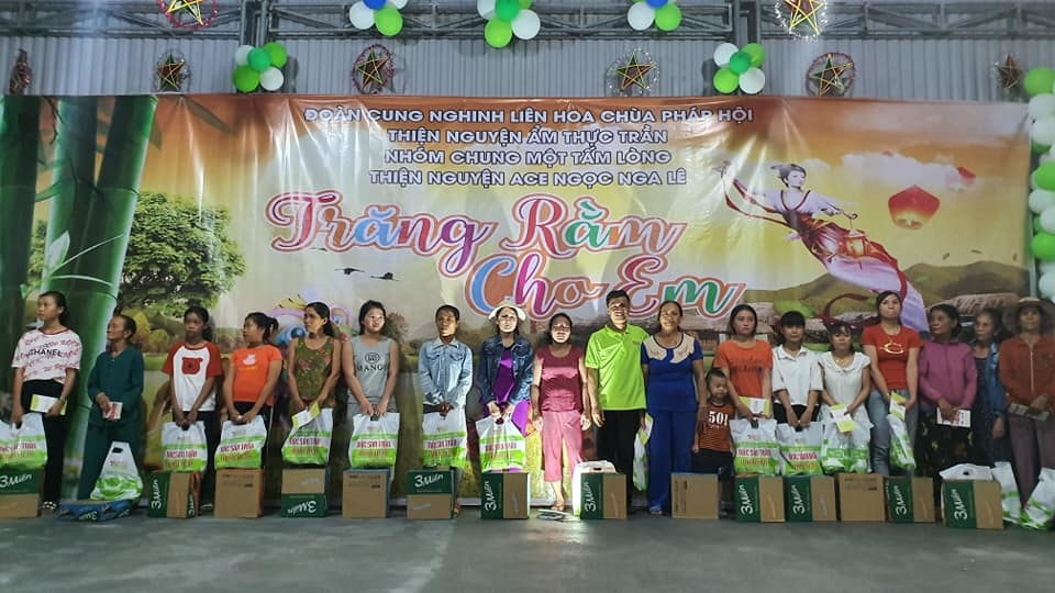 Thiện nguyện Ẩm Thực Trần lan tỏa niềm vui Trung thu tại xã Đại Sơn, Đại Lộc