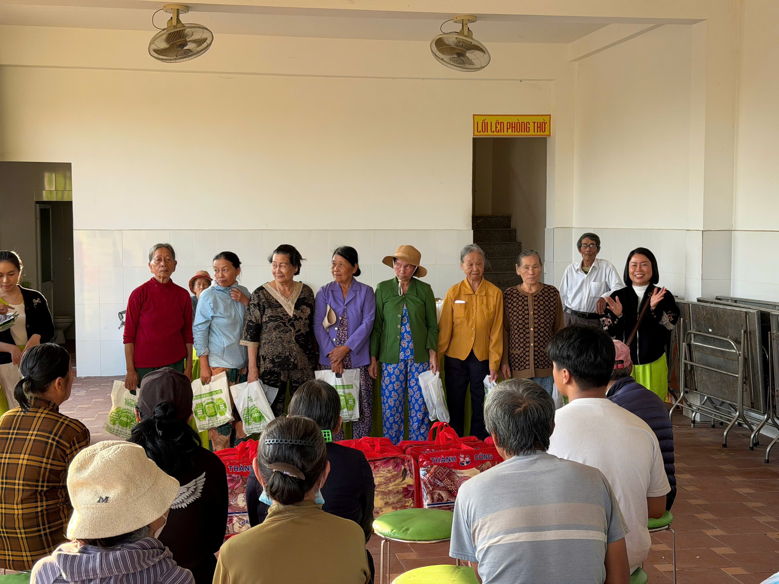 ẤM ÁP MÙA XUÂN – ẨM THỰC TRẦN LAN TỎA YÊU THƯƠNG ĐẾN BÀ CON 