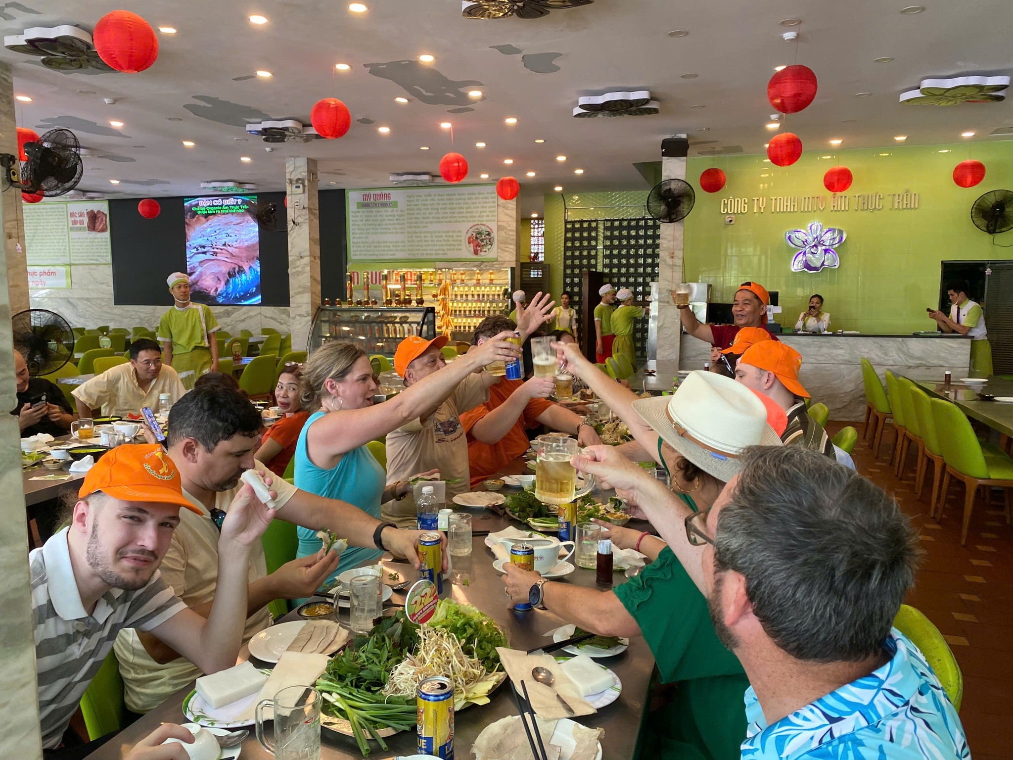 Ẩm Thực Trần mang hương vị quê nhà bay xa