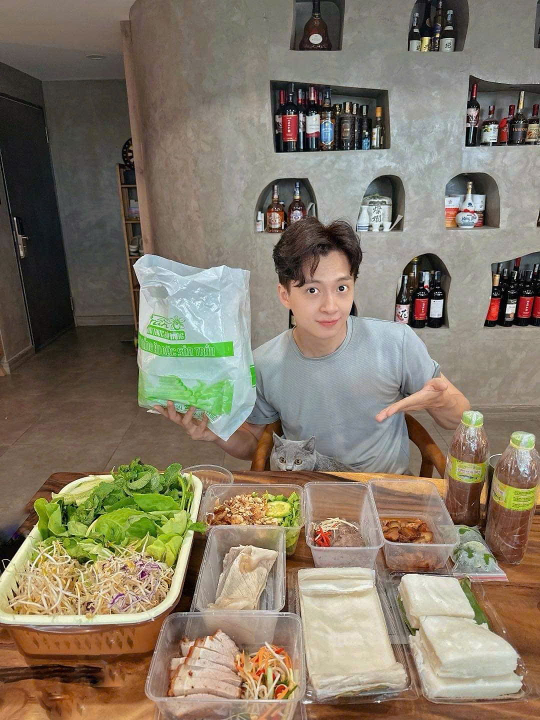 Anh trai thì “Say Hi”  Còn anh Ngô Kiến Huy thì… “Say NGON”