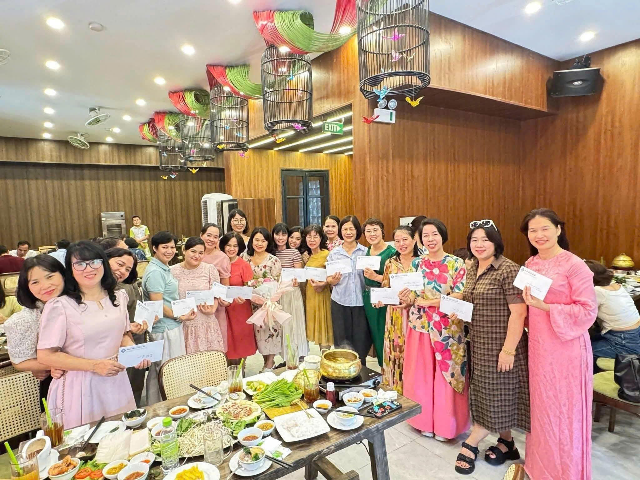 Tri Ân Thầy Cô – Gửi Trọn Lòng Biết Ơn Qua Những Bữa Tiệc Ấm Áp Tại Ẩm Thực Trần